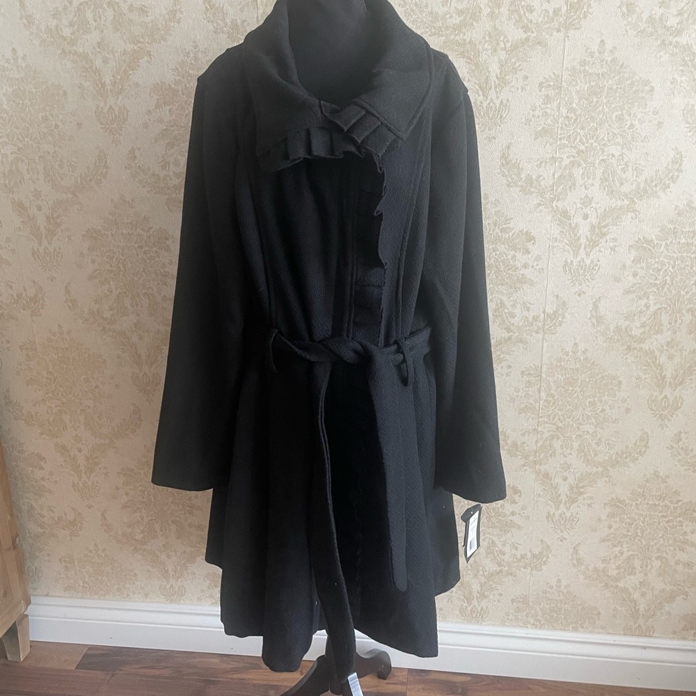 BNWT Steve Madden Black Women's Coat with Ruffle Detail